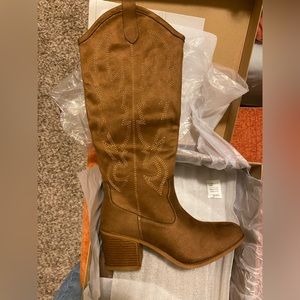 Cute, new suede cowboy boots!